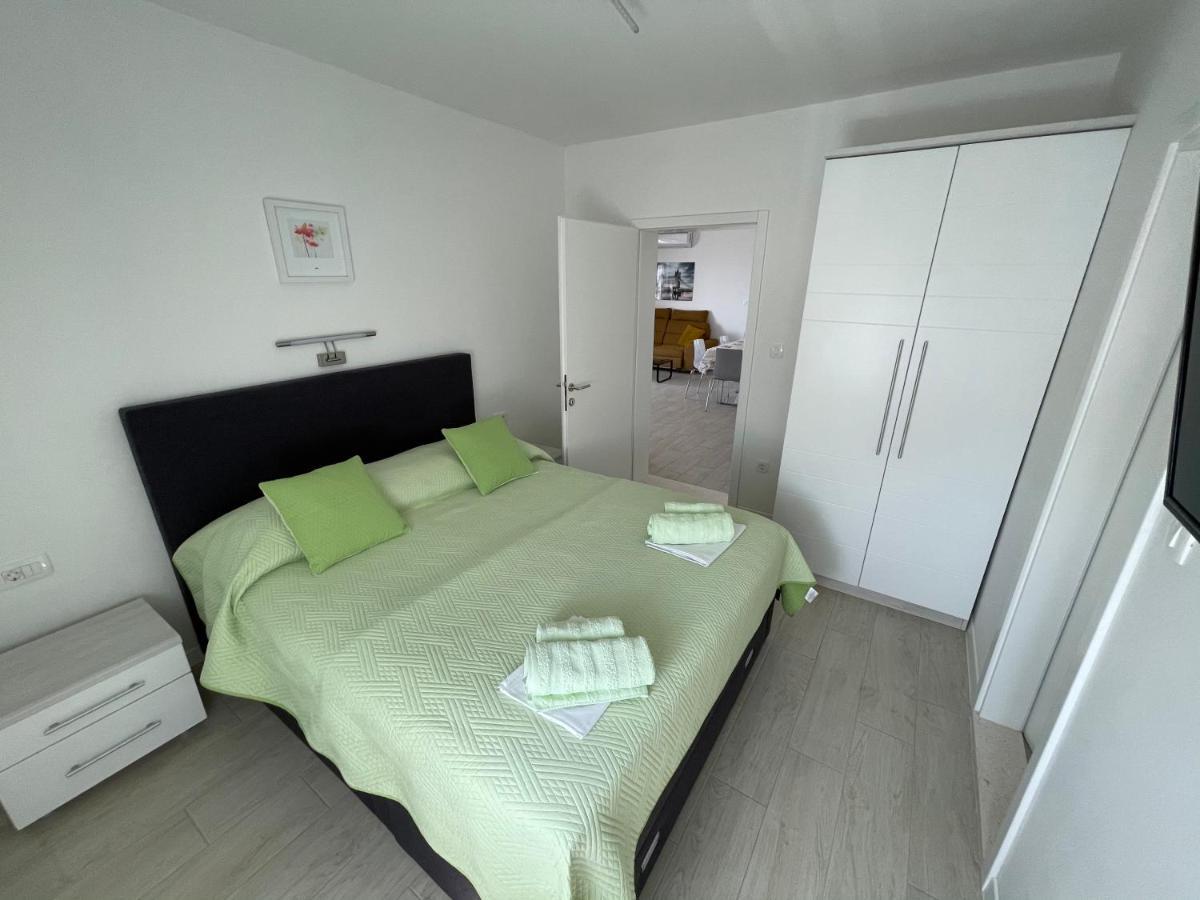 Apartman Mili Baška Voda Kültér fotó