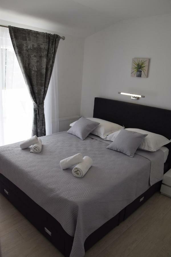 Apartman Mili Baška Voda Kültér fotó